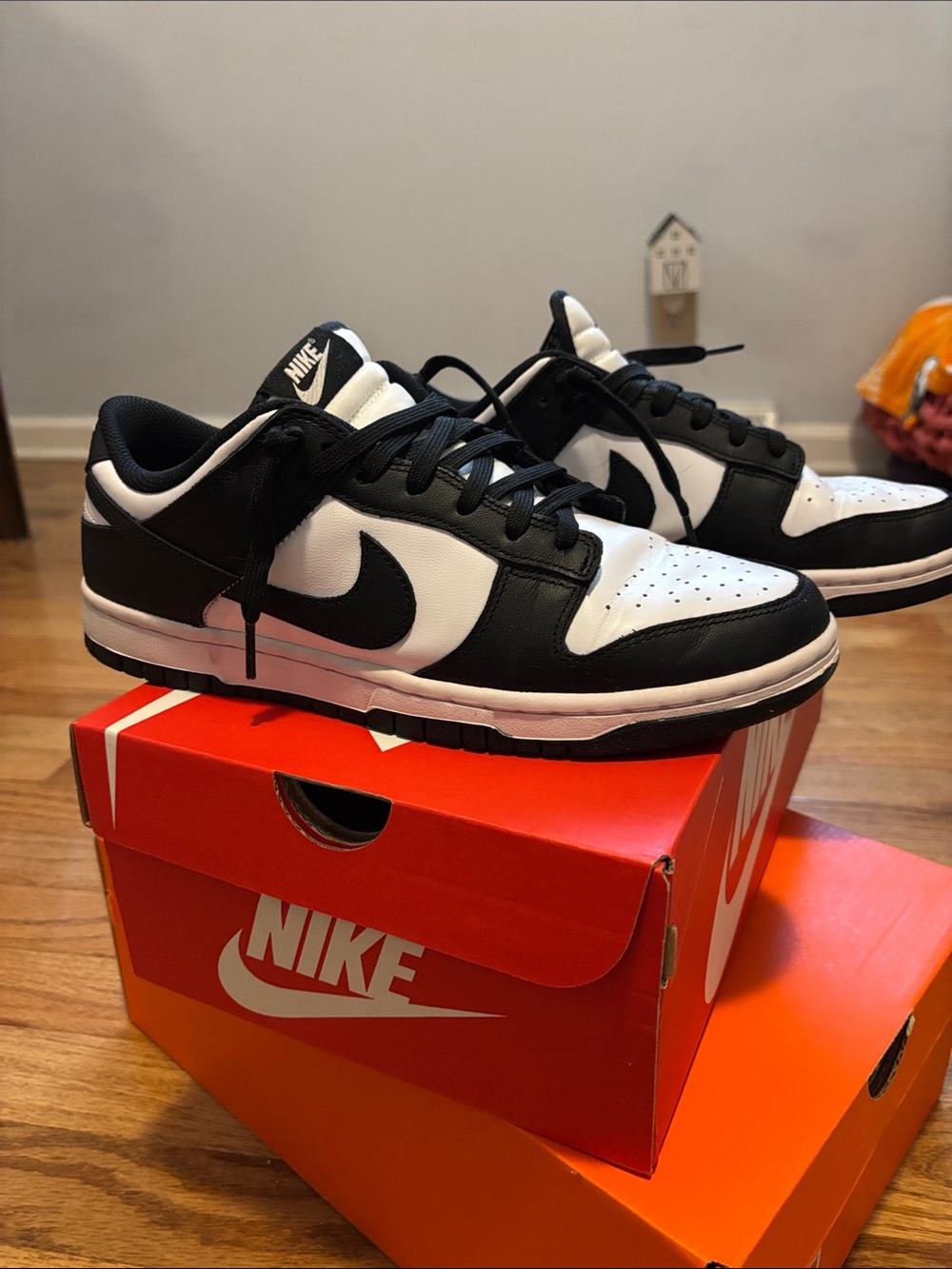 Nike Black and White Low-Top Dunks - Picture 3 of 10